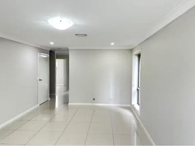 For Rent! 10/5 Rafter Parade, Ropes Crossing Townhouse for ren.