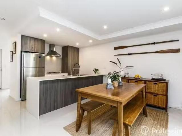 Unique 10/74 Frederick Road, Hamilton Hill, WA 6163