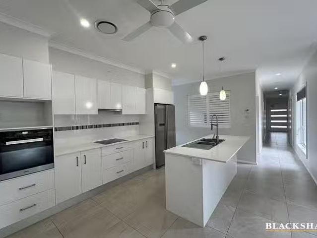 Rental! 10 Nuyen Place, Long Beach, NSW 2536