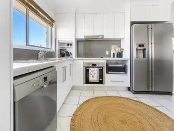 Cheap 10 Captain Blackwood Drive, Sarina Beach, QLD 4737