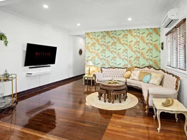 Rental! 10 Cove Street, HAMILTON Apartment for rent Listed by.
