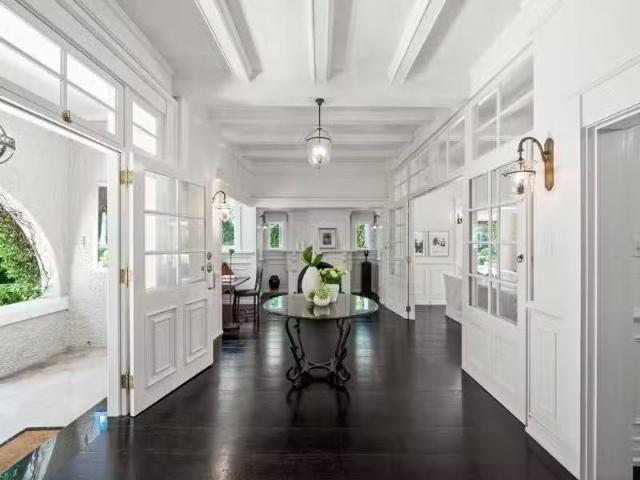 Charming 10 Greenoaks Avenue, Darling Point House for rent Li.