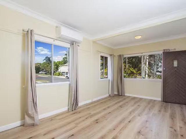 Cozy 10 Hamilton Road, Moorooka, QLD 4105