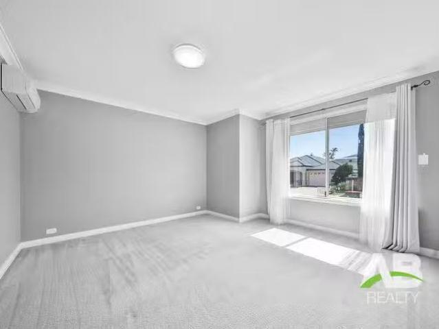 Cheap 10 Karrivale Court, Pearsall, WA 6065
