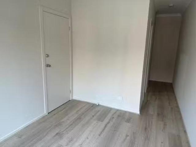 Cheap 10 Laidlaw Avenue, Broadmeadows, VIC 3047