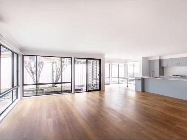 Rental! 10 The Valley Way, Lisarow House for rent Listed by T.