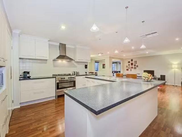 New 10 Warrens Brook Road, Hillside VIC 3037