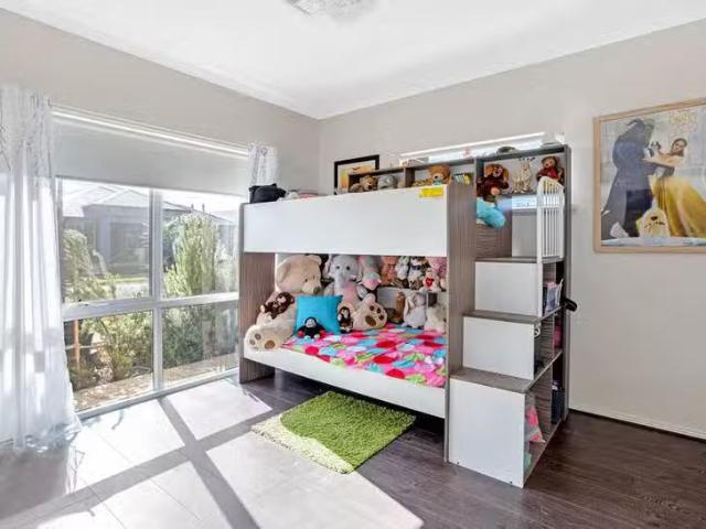 For Rent! 10 Wesley Road, Evanston Gardens, SA 5116
