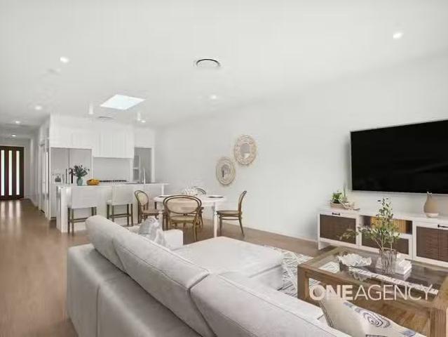 Rental! 10A Greyleigh Street, Horsley, NSW 2530