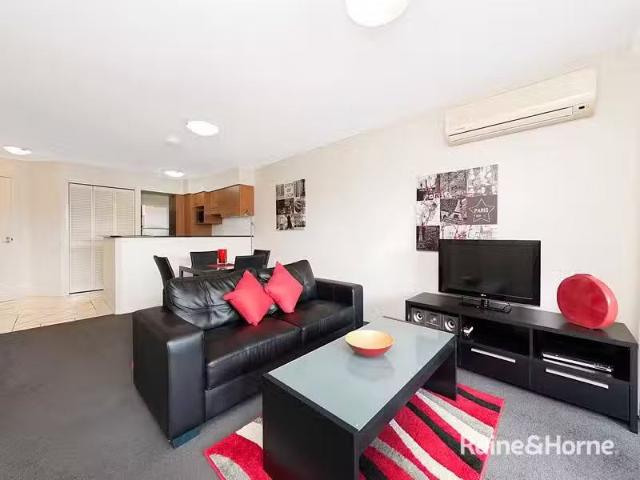 Charming 110/5 11 Chasely Street, AUCHENFLOWER Apartment for r.