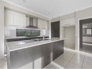 Just in! 1/119 Yarana Drive, Mount Helen Townhouse for rent L.