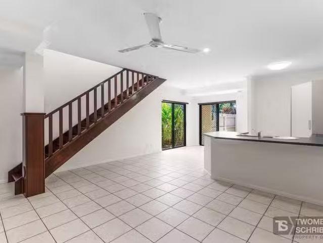 Unique 1/11 19 Stratford Parade, Stratford, QLD 4870