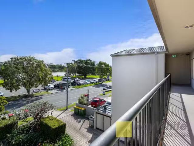 Unique 11/1 Pinnaroo Street, Hope Island, QLD 4212