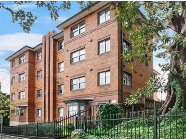 Cheap 11/216 Blues Point Road, North Sydney Apartment for rent.