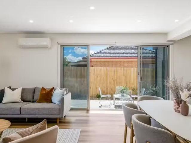Cheap 1/123 Vines Road, Hamlyn Heights, VIC 3215 Unit for Rent