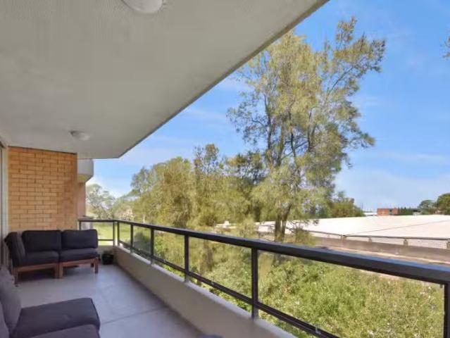 Rental! 11/37 43 Paul Street, Bondi Junction NSW 2022