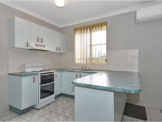 For Rent! 1/15 Rocket Street, Bathurst House for rent Listed.