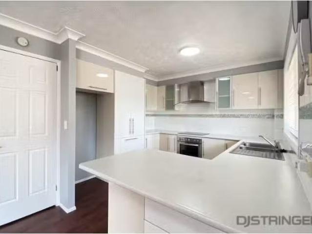 Cheap 11/6 Gray Street, Tweed Heads West Apartment for rent L.