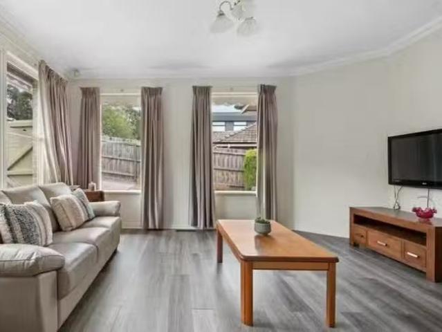 Just in! 1/188 Lower Heidelberg Road, Ivanhoe East, VIC 3079