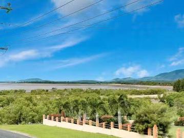 Unique 118 Schofield Parade, Keppel Sands, QLD 4702