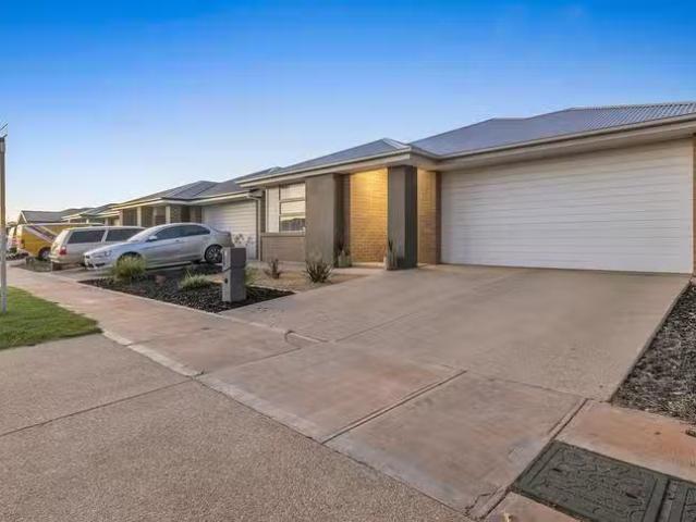 For Rent! 11 Ornata Street, Munno Para, SA 5115