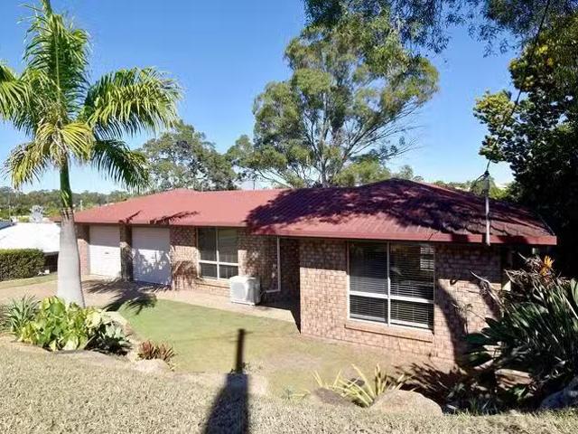 Charming 11 Ben Lexcen Court, Clinton, QLD 4680