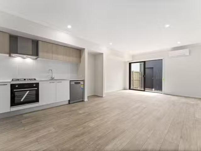 Nice 11 Clapton Lane, Donnybrook, VIC 3064
