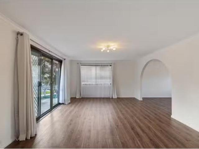 Rental! 11 Daley Cres, Fraser House for rent Listed by Brando.