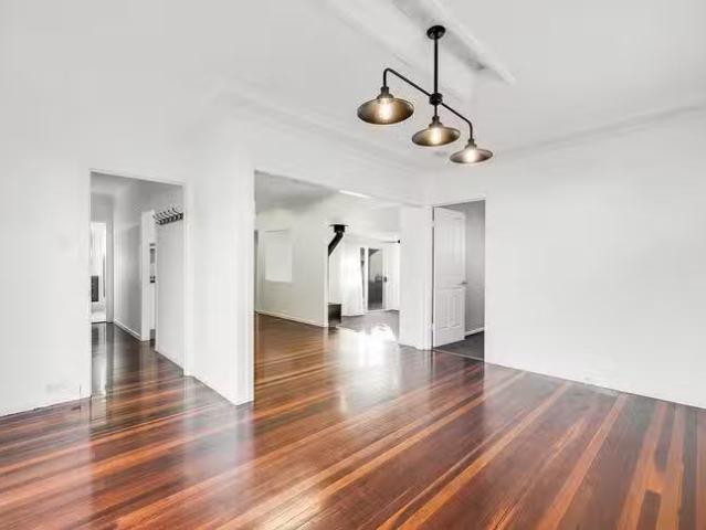 Rental! 11 Drayton Road, Harristown, QLD 4350