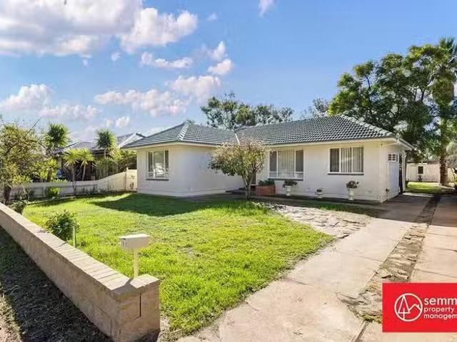 Cozy 11 Heidenreich Avenue, Salisbury Downs, SA 5108