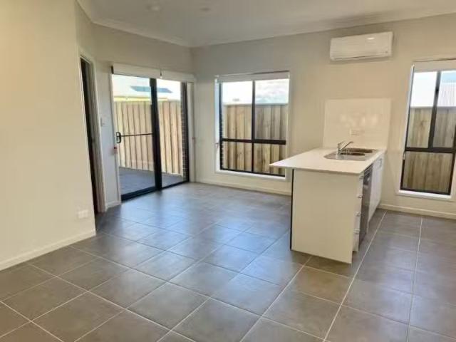 For Rent! 1/1 Luxor Street, Chisholm House for rent Listed by.