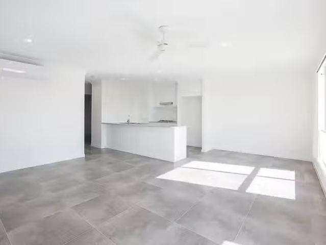 Just in! 1/1 Quessada Court, Pimpama, QLD 4209