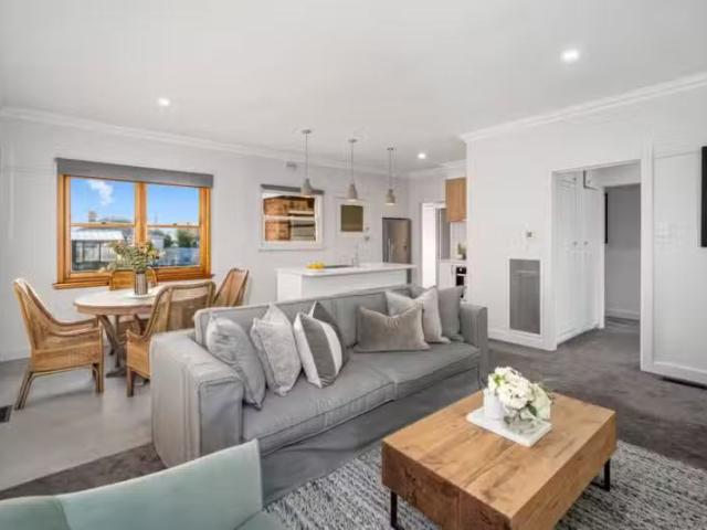 Unique 11 Shelley St, Wendouree VIC 3355 House For Lease