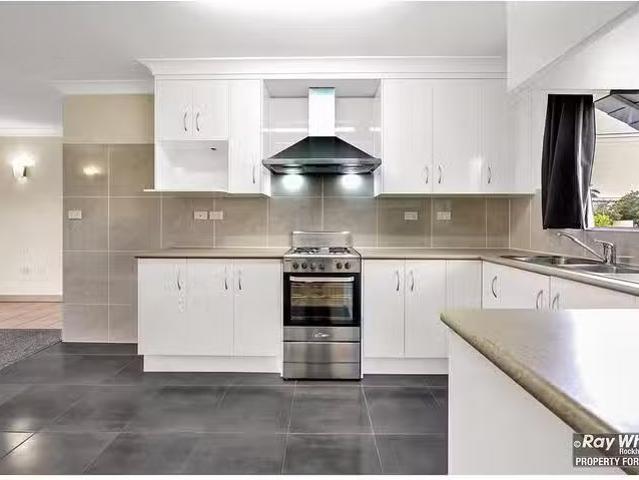 Charming 1/1 Webber Avenue, Kawana, QLD 4701