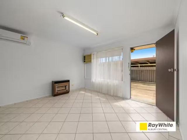 Deal! 1/209 Plummer Street, SOUTH ALBURY Apartment for rent L.