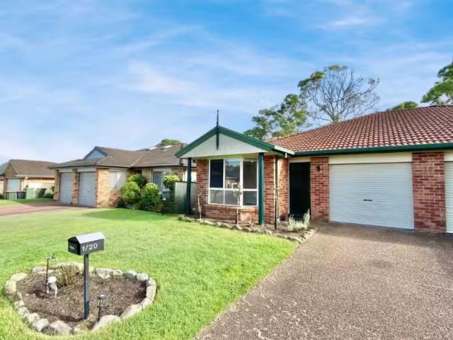 Deal! 1/20 New York Avenue, Warners Bay Townhouse for rent Li.