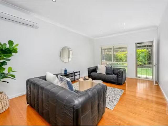 Deal! 12/11 Aintree Close, Charlestown Apartment for rent Lis.