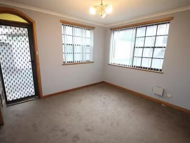 Rental! 12/148 East Derwent Highway, Lindisfarne, TAS 7015