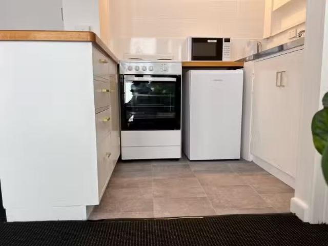 Just in! 12/1 Plimsoll Place, SANDY BAY Apartment for rent Li.