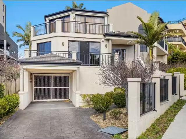 Rental! 1/21 Robinson Street, WOLLONGONG Apartment for rent L.