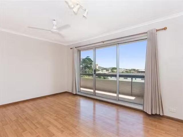 Cheap 12/23 Gregory Street, North Ward, QLD 4810