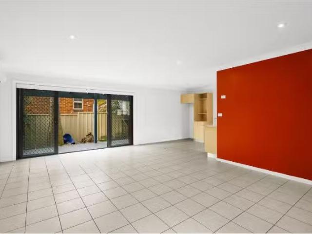 Cheap 1/27 Tarrawanna Road, Corrimal Townhouse for rent Liste.