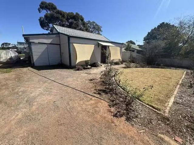 Deal! 127 Roberts Street, Norseman, WA 6443