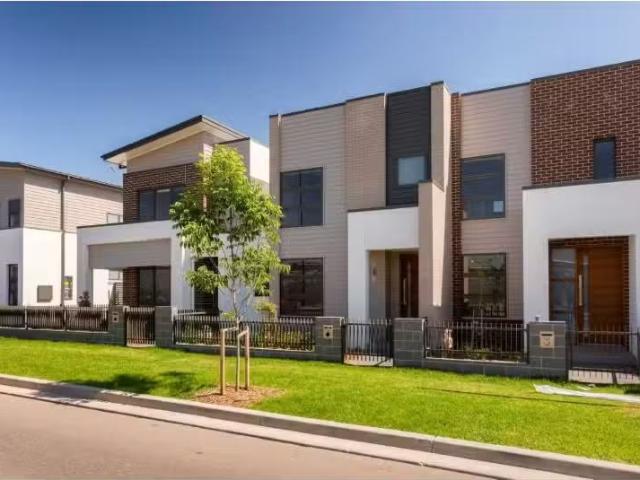 Nice 124 Elara Boulevard, MARSDEN PARK Townhouse for rent Lis.