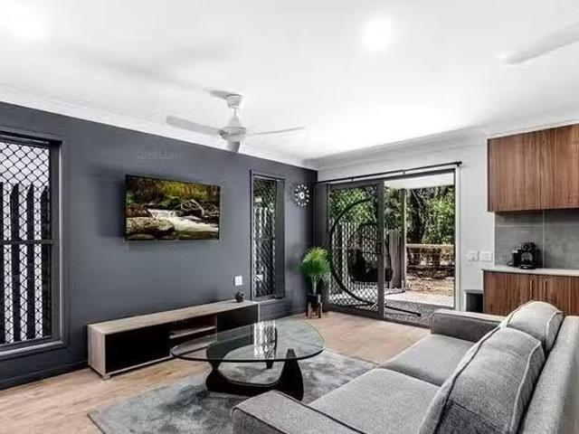 Nice 1/260 Beenleigh Road, Sunnybank, QLD 4109