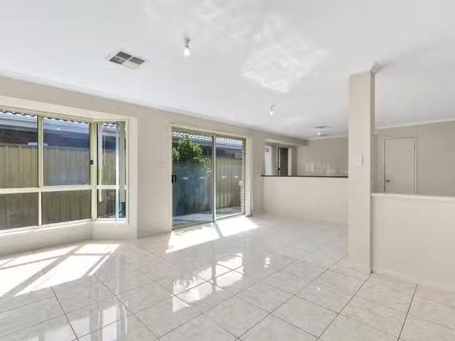 Just in! 126 President Avenue, Andrews Farm, SA 5114