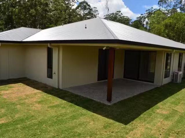 Unique 1/28 Palmerston Crescent, Beerwah, QLD 4519