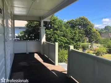 Just in! 128 Plunkett Street, NOWRA House for rent Listed by.
