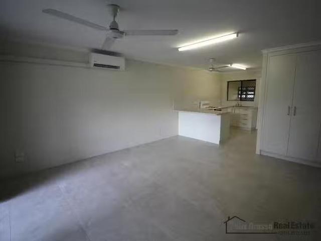 Unique 1/2 Mimosa Street, Holloways Beach, QLD 4878