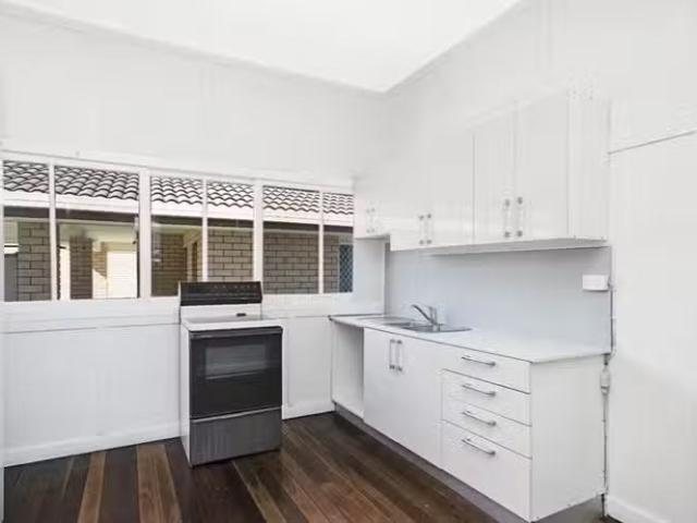 New 12 Alexander Street, LOTA, QLD 4179 House for Rent